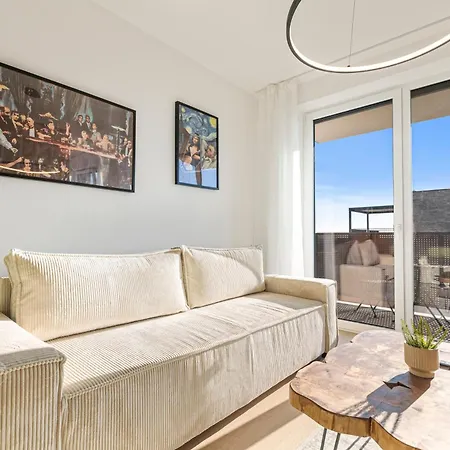 Apartment Modern With Ac And Balcony *